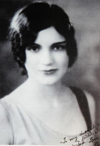 Tucson fashion icon since '30s dies   