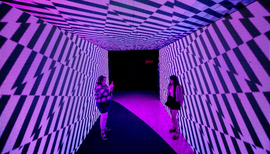 World of Wonders, illusion tunnel