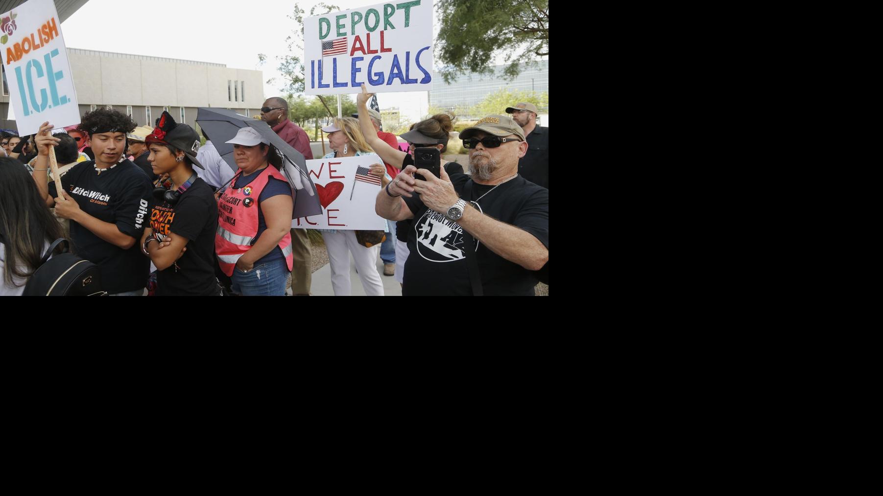4 arrested at ICE protest outside Phoenix jail
