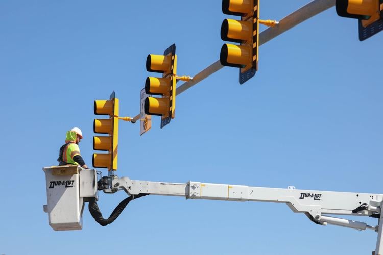 Blue lights to shine on some Tucson intersections