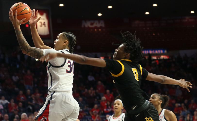 120122-tuc-spt-uawomenshoops-p1