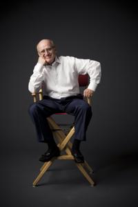 Jay Taylor keeps it clean, keeps 'em laughing