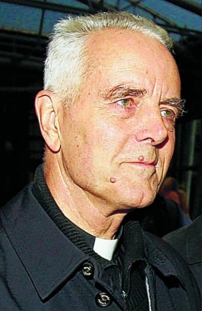 Holocaust-denying bishop apologizes, draws criticism  