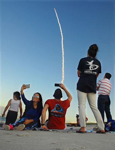 ATLAS V ROCKET LAUNCH