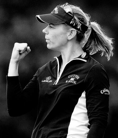 Sorenstam cards 67, trails by 1  