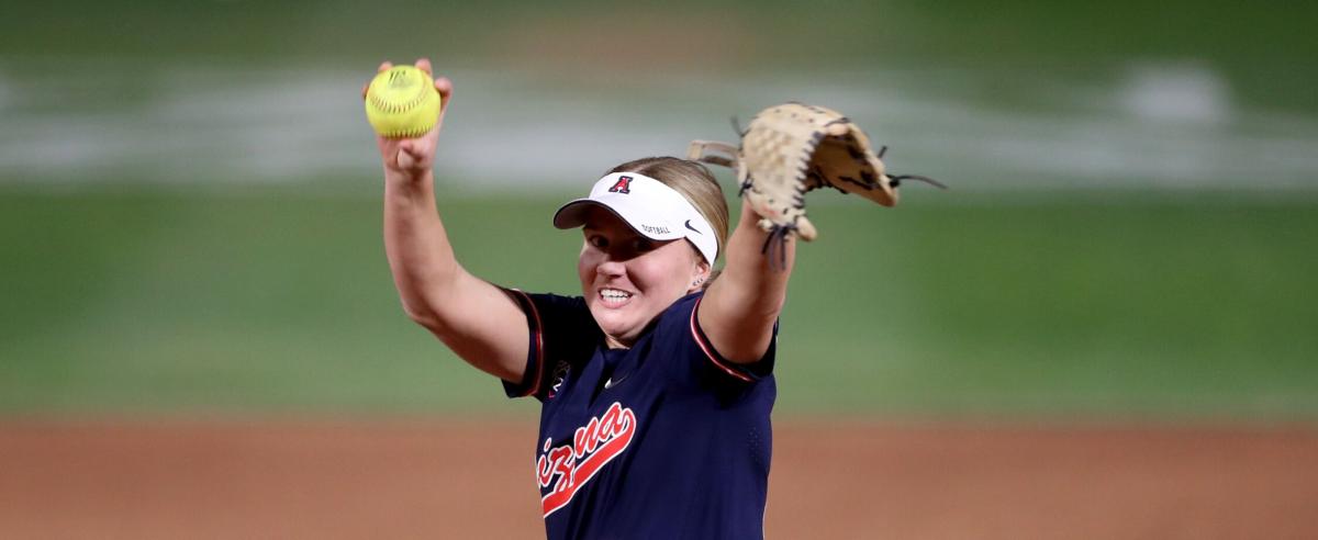 030322-tuc-spt-uasoftball-p1