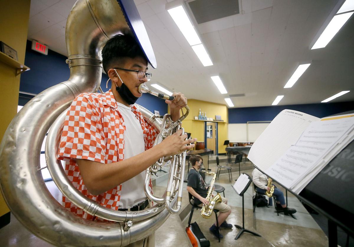 Desert Oasis High School parents react to principal's replacement 