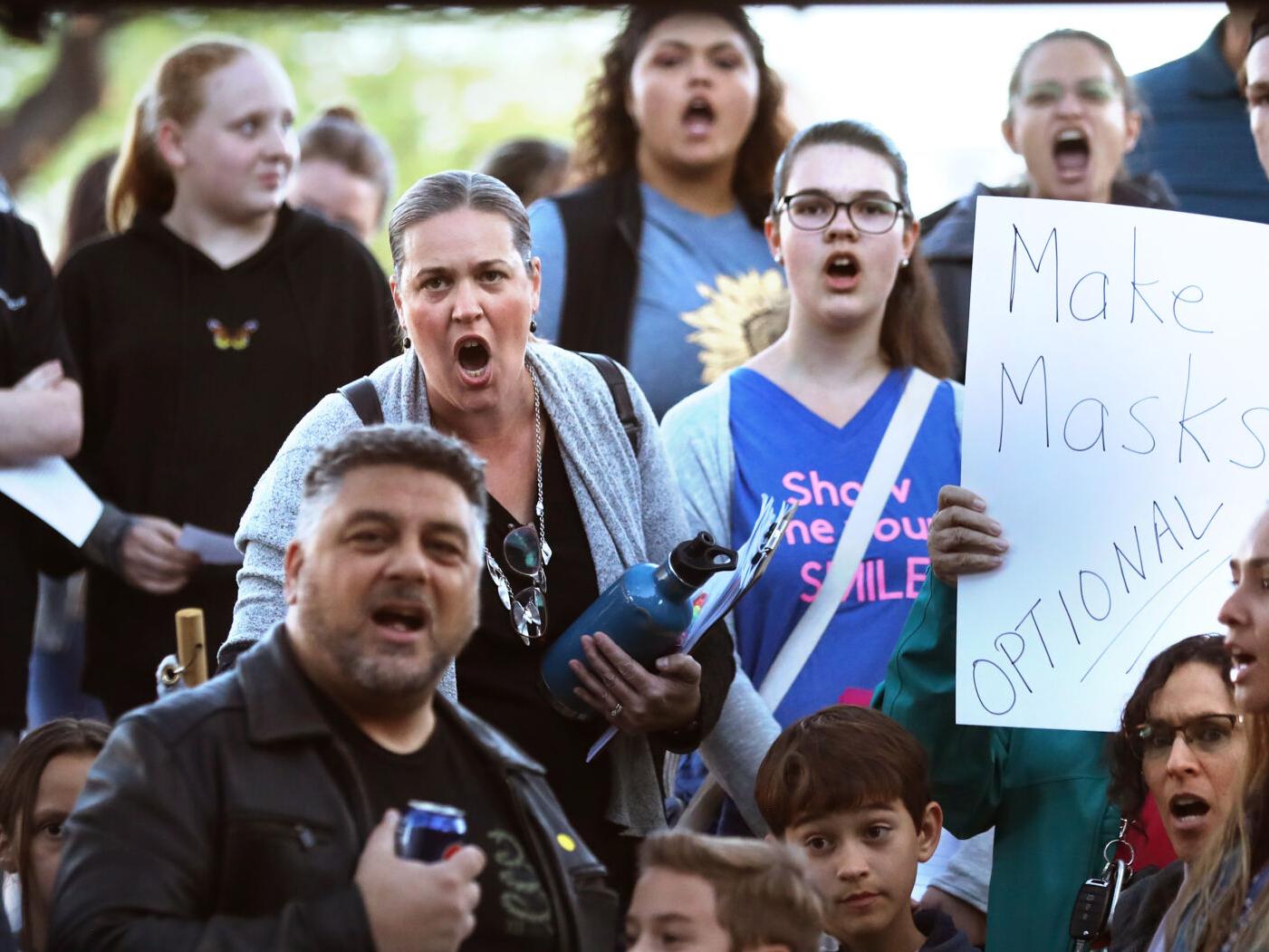 Anti-mask protesters storm Tucson school board meeting | Local news |  tucson.com