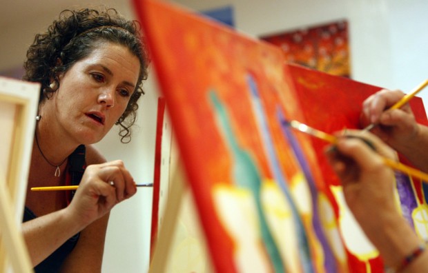 Unleash creative side at art bar    