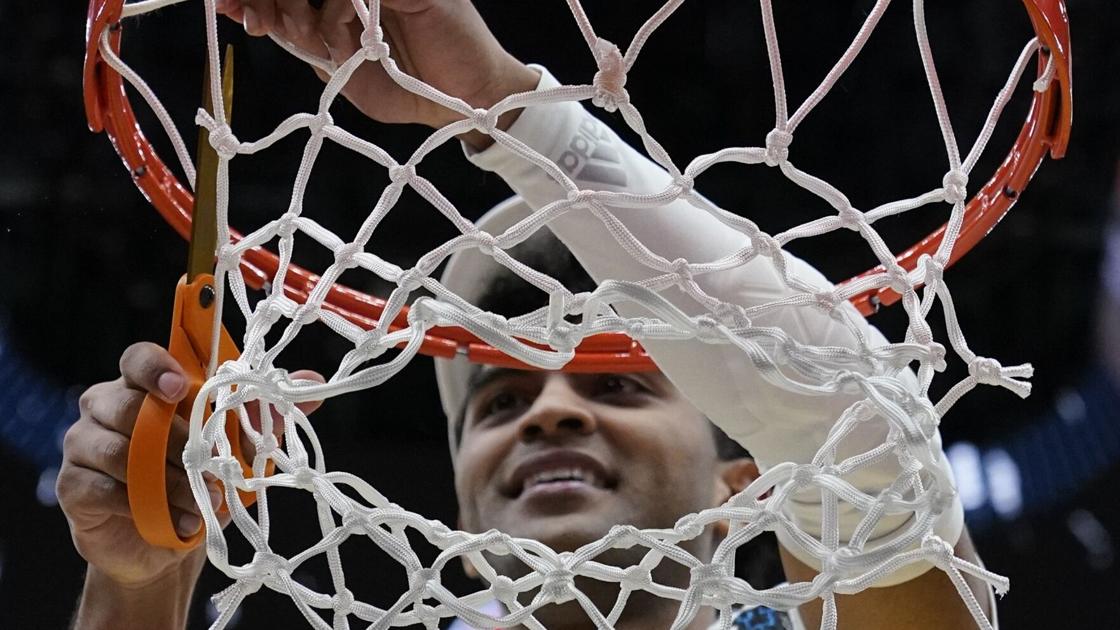 After crazy few weeks, only hoops royalty remains at Final Four ...