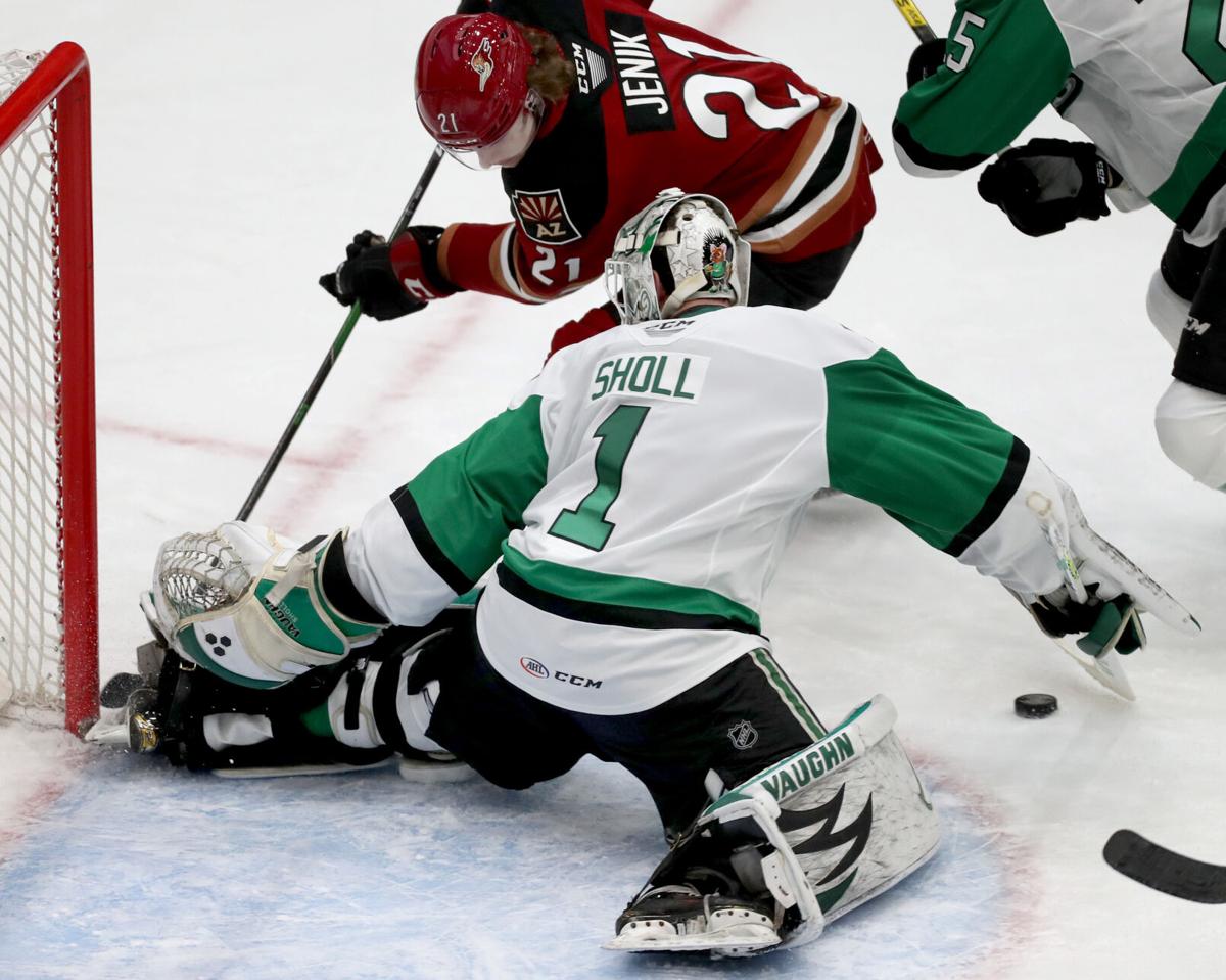 Roadrunners vs Texas