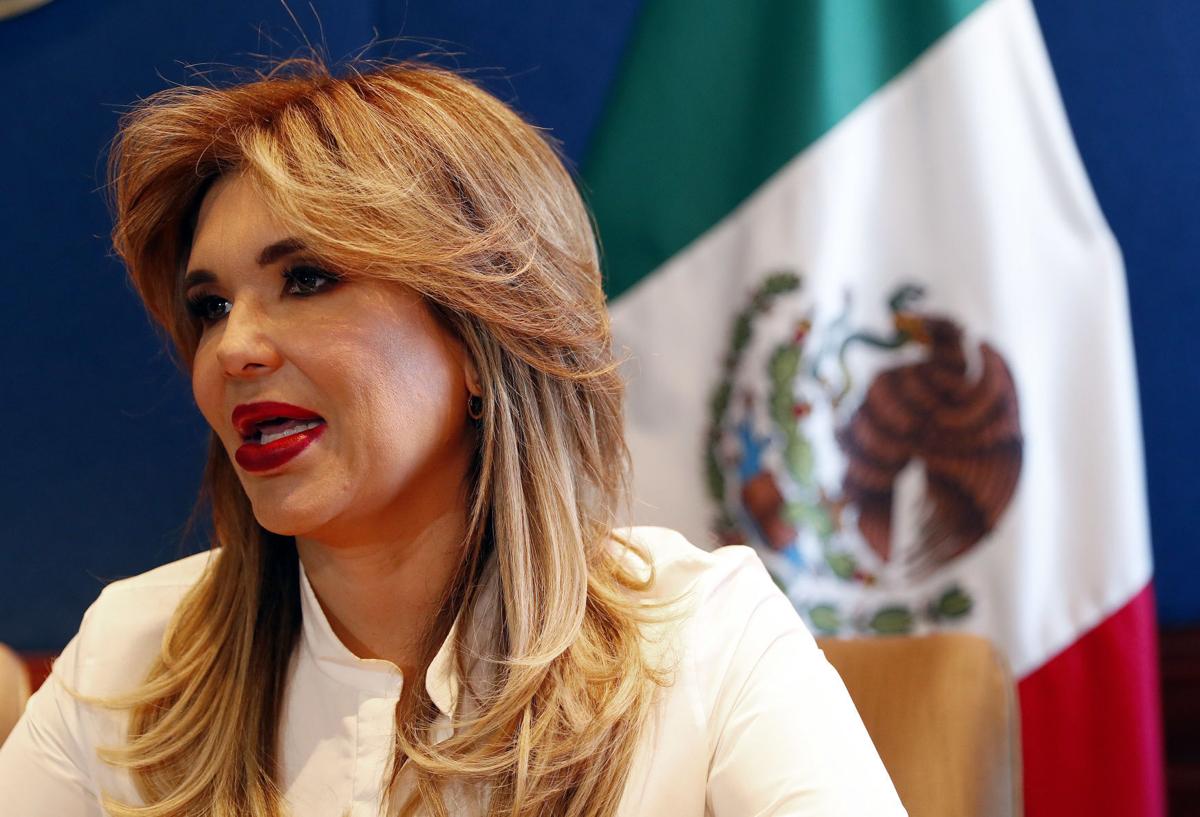 Gobernadora de Sonora Claudia Pavlovich tiene COVID