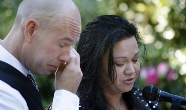 Bonds of grief, caring affirmed at ceremony    