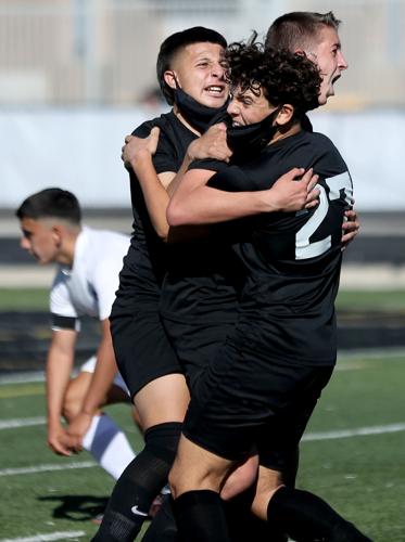 032121-spt-hs soccer salpointe1-p.jpg