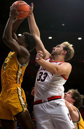 Arizona men's basketball beats Point Loma, 113-64