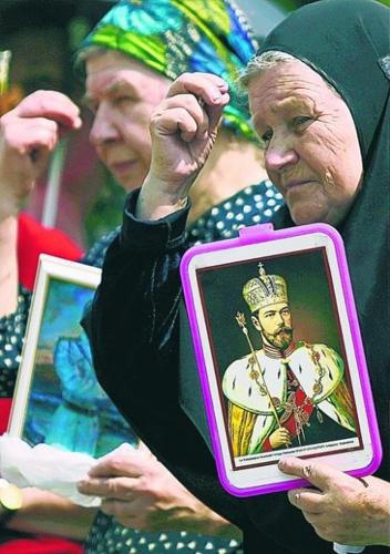 Russia's high court 'rehabilitates' slain Czar Nicholas II and family  