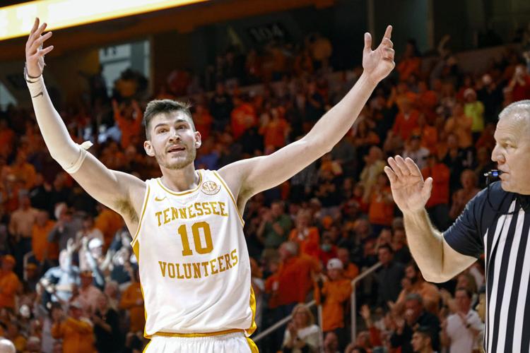 122421-tuc-spt-uabk-p2