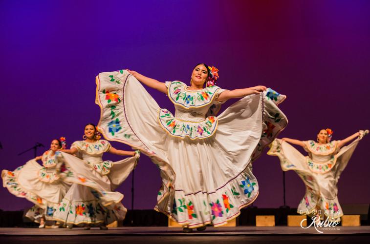 Ballet Folklorico Tapatío