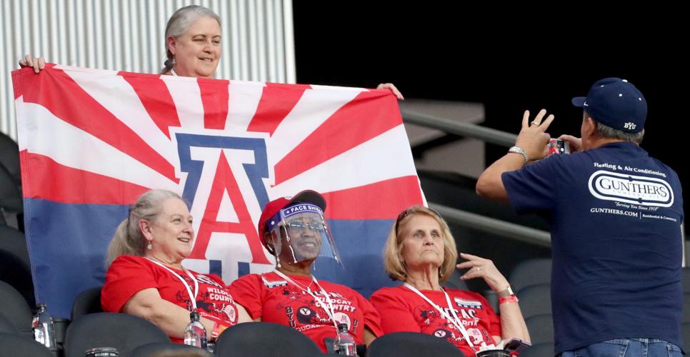 090521-tuc-spt-uafbfans-p2