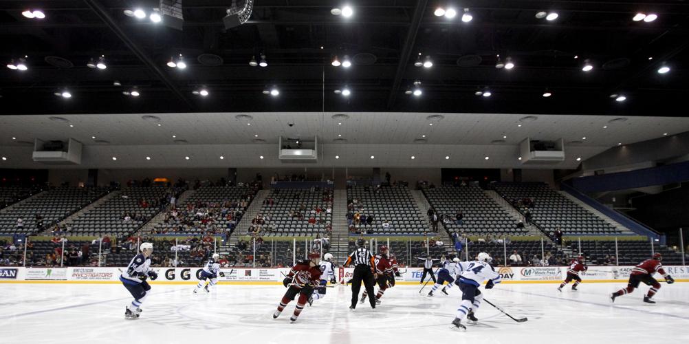 Tucson Roadrunners vs Manitoba Moose