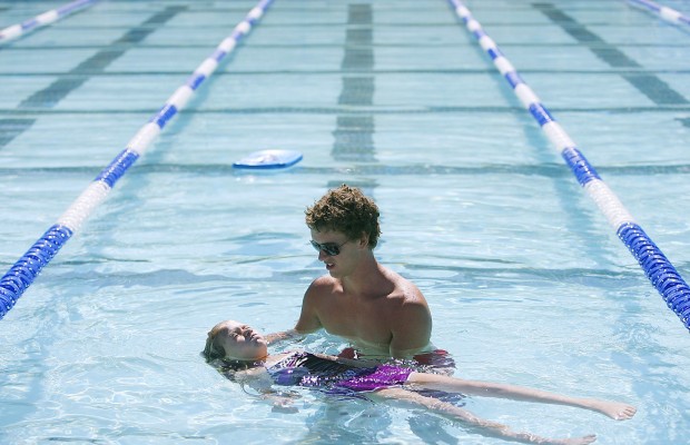 Evitemos un verano peligroso: clases de natación para niños    