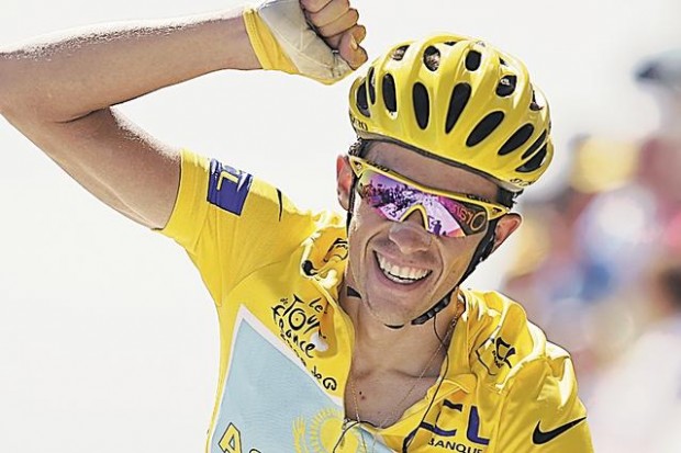 With race all but over, feud picking up steam  