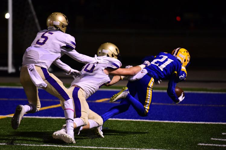 QB Trenton Bourguet, Marana impressive on way to 7-on-7 tournament championship