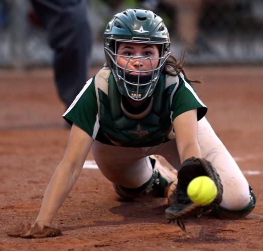 020622-tuc-spt-uasoftballmain-p3