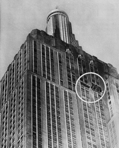 Plane crash into Empire State Building