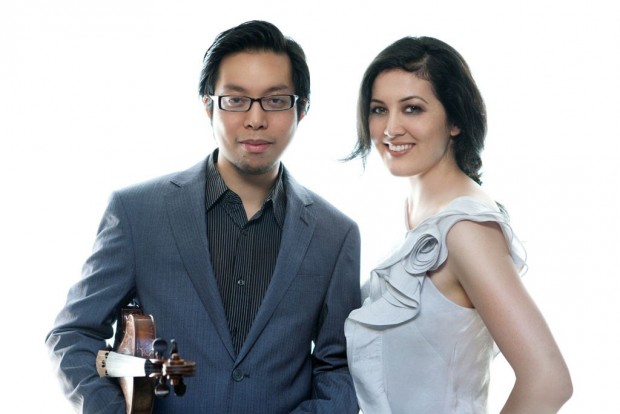 Violin, organ mix up in refreshing, modern concert    