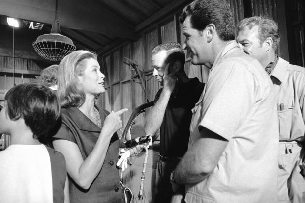 Grace Kelly, James Garner, George Kennedy
