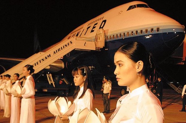 U.S.-Vietnam commercial flights resume  