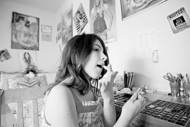 Tweens seek more beauty treatments, often with moms  