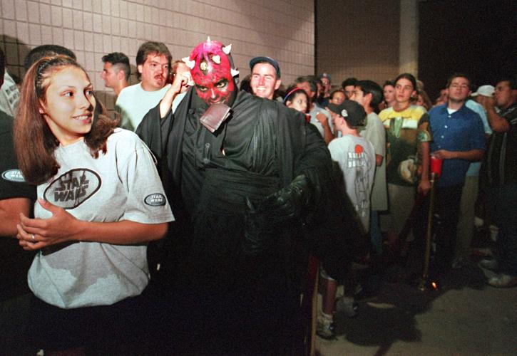 Century Park 16 movie theaters (le)