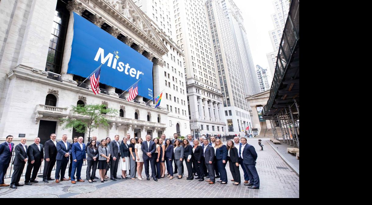 Tucson S Mister Car Wash Shines In Debut On Nyse Business News Tucson Com