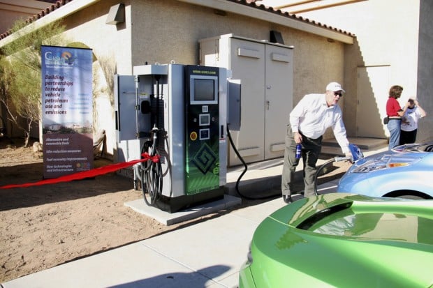 tucson-tech-rapid-charge-facility-for-electric-cars-opens-on-i-10