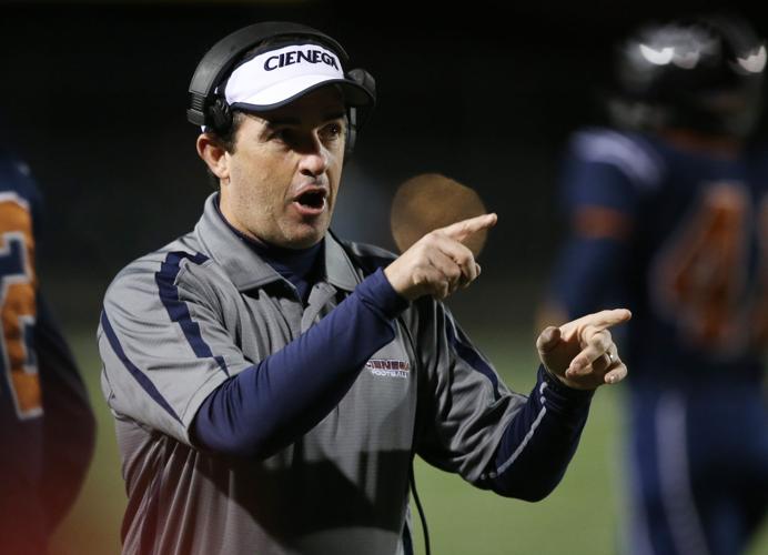 No. 9 Gilbert Mesquite vs. No. 1 Cienega Bobcats high school playoff football