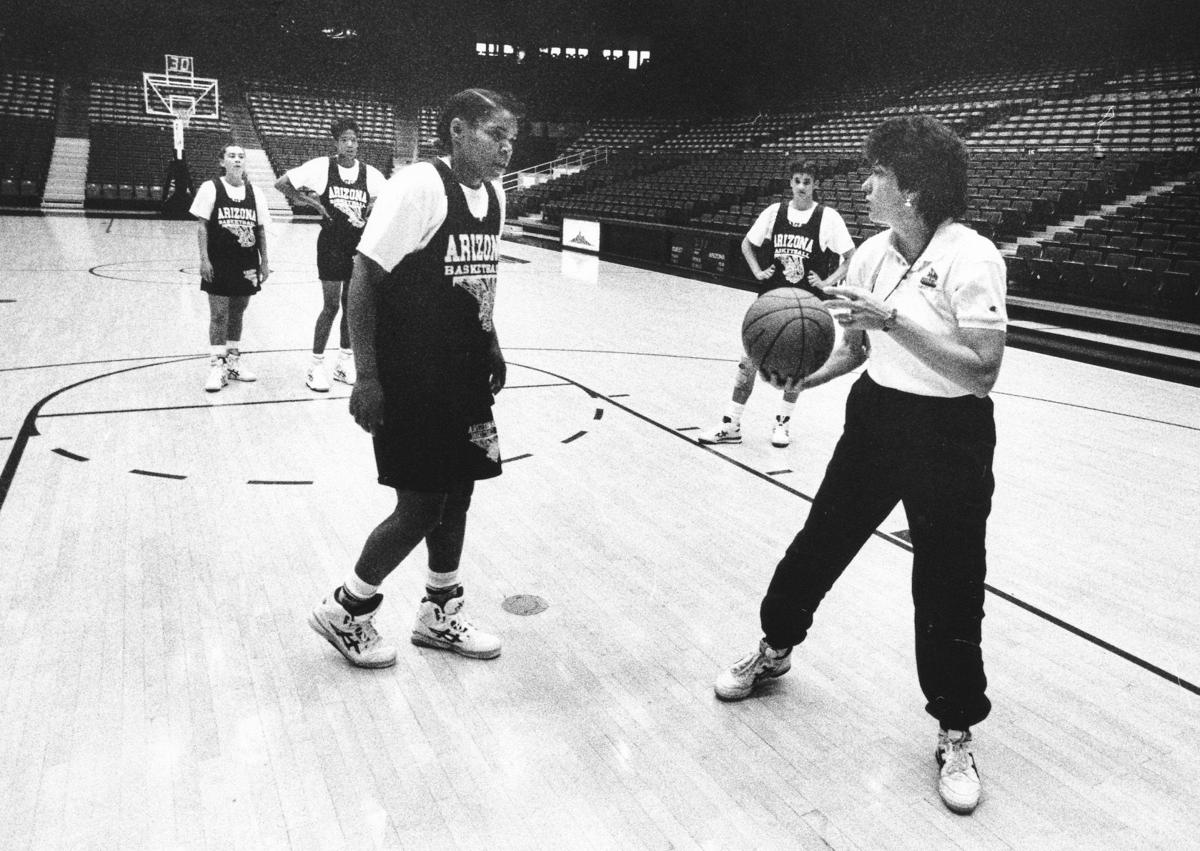 Photos Arizona Wildcats Women S Basketball Coach Joan Bonvicini