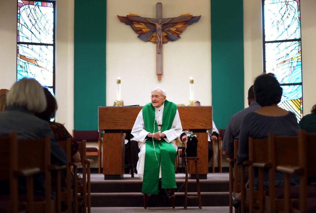 For Longtime Tucson Catholic Priest A Reluctant Retirement Local News Tucson Com