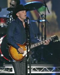 Preview: Kenny Chesney tour heads for Glendale show Saturday  