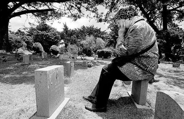 Pet owners grieve anew as cemetery says move 'em out  