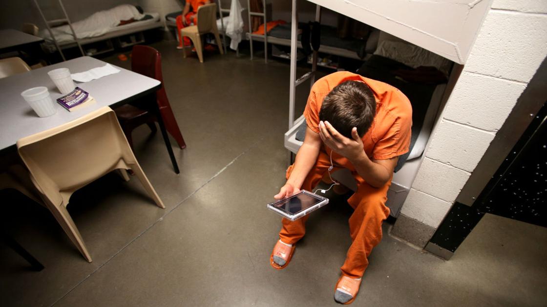 Jail inmates to use tablets for communicating, entertainment
