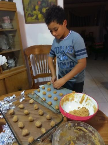 Anthony Bailey making cookies