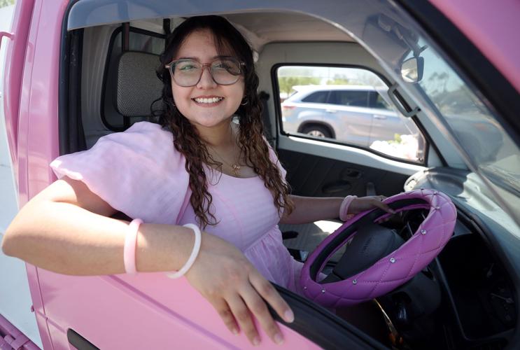Tucson’s newest bookstore has wheels — and a whole lot of romance 💕📚