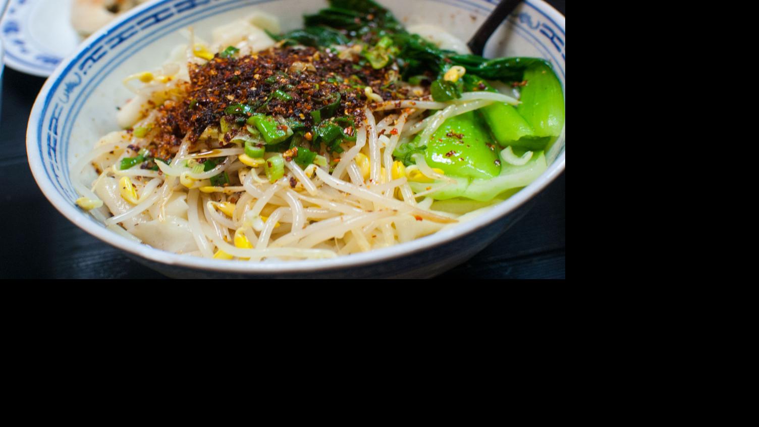 What to eat at House of Egg Roll? A single noodle