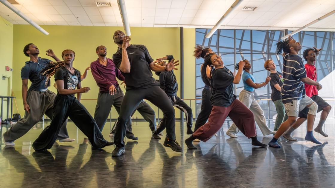 Mentor and mentees reunite in Tucson Desert Song Fest dance event