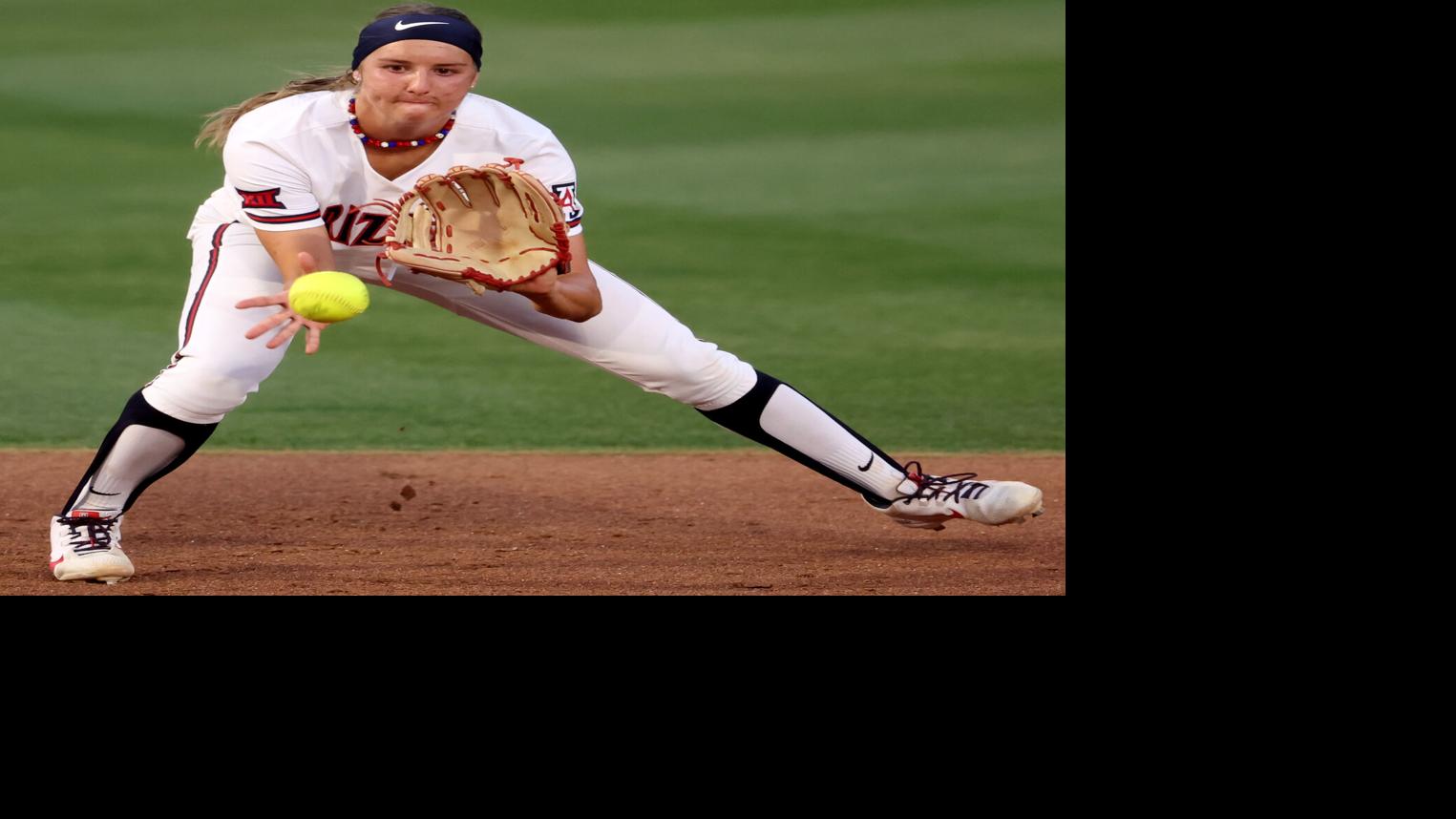 Arizona softball pounces on record with double-play defense