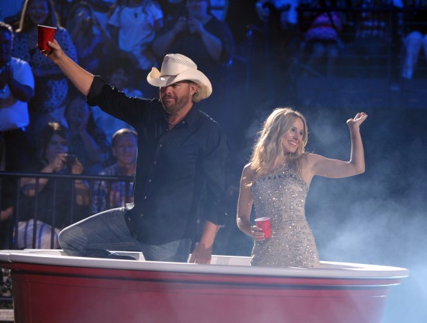 Toby Keith, Kristen Bell