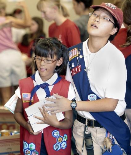 Groups pull together for Bag-A-Thon    