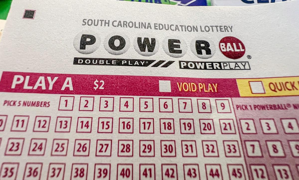 Single ticket hits $1B Powerball jackpot